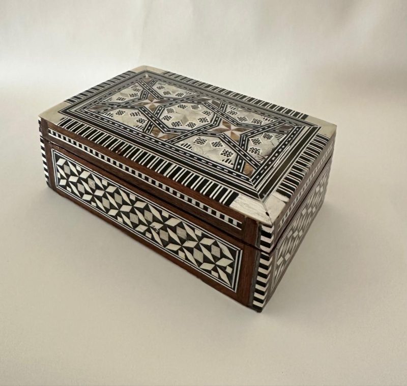 Ornamental Wooden Jewelry Box, Hand Painted with Gold, Silver and Copper 17 cm x 11 cm x 6 cm